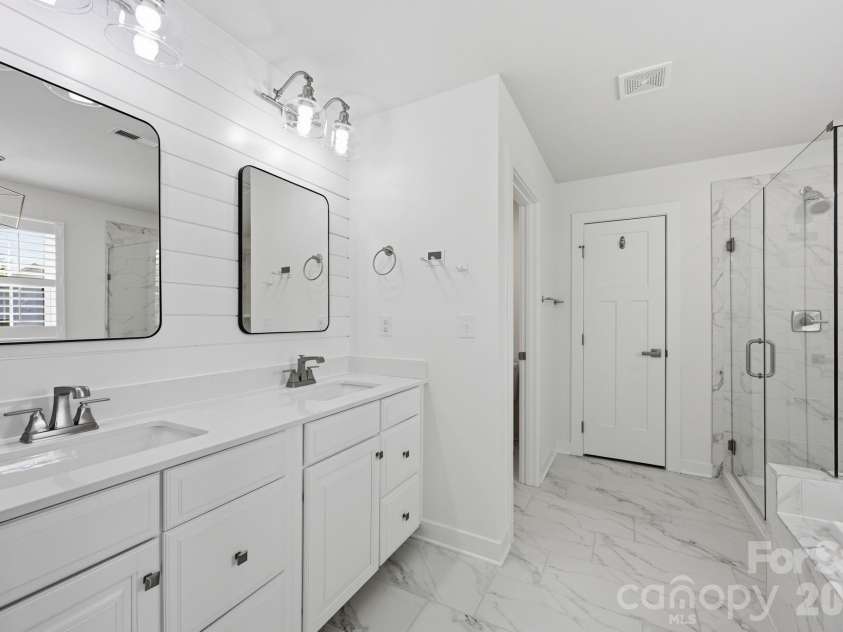 11006 Sound Road, Davidson, NC 28036.  MLS# CAR4389084, YatesRealty ID 30140. 
