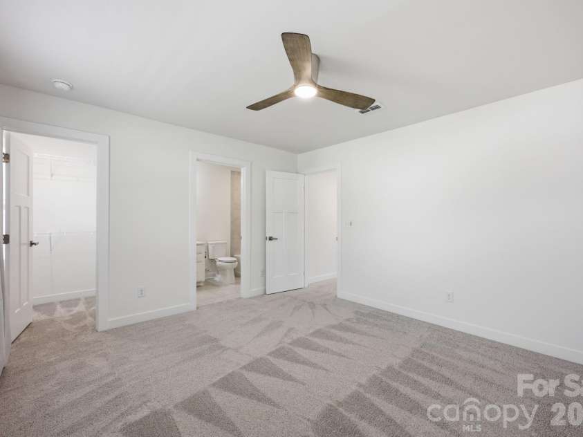 11006 Sound Road, Davidson, NC 28036.  MLS# CAR4389084, YatesRealty ID 30140. 