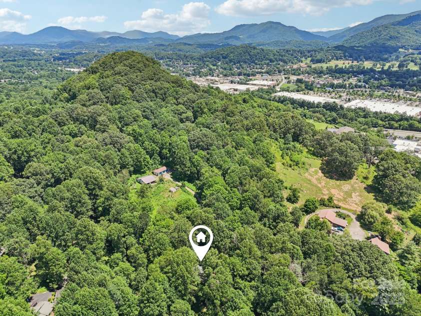 128 Chancery Lane, Waynesville, NC 28786.  MLS# CAR4286966, YatesRealty ID 30140. 