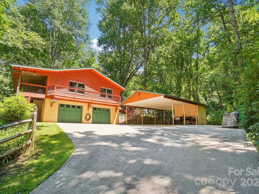 128 Chancery Lane, Waynesville, NC 28786.  MLS# CAR4286966, YatesRealty ID 30140. 