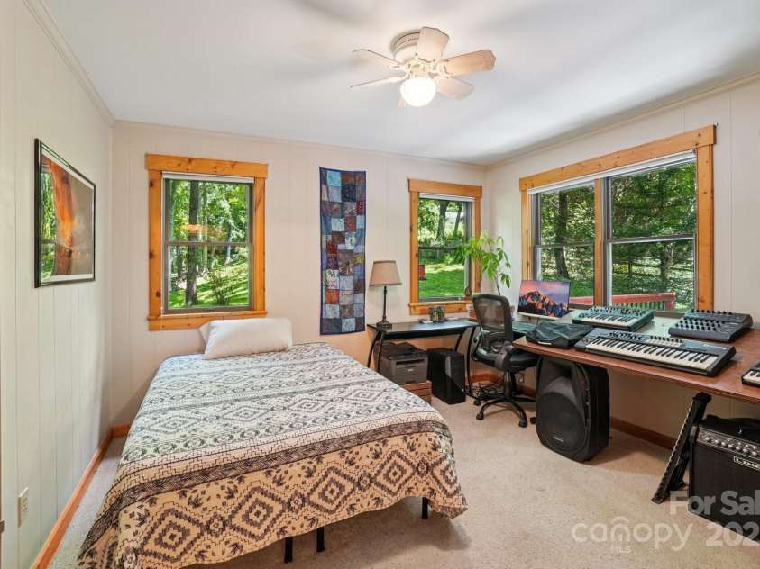 128 Chancery Lane, Waynesville, NC 28786.  MLS# CAR4286966, YatesRealty ID 30140. 
