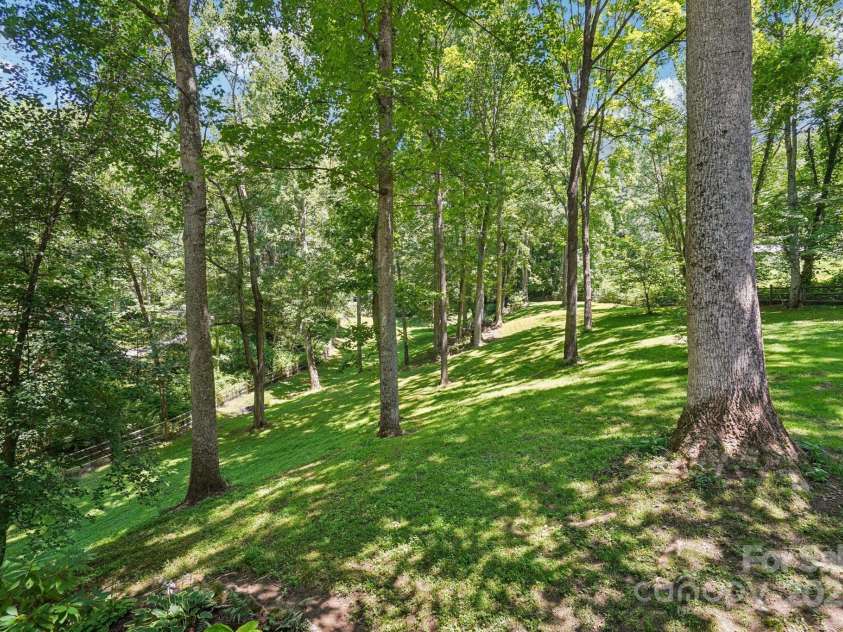 128 Chancery Lane, Waynesville, NC 28786.  MLS# CAR4286966, YatesRealty ID 30140. 