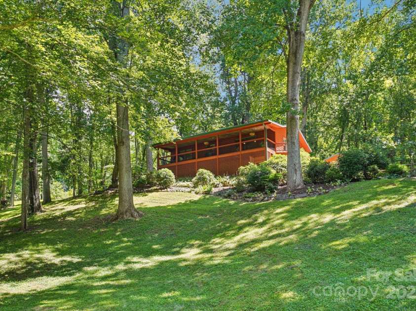 128 Chancery Lane, Waynesville, NC 28786.  MLS# CAR4286966, YatesRealty ID 30140. 