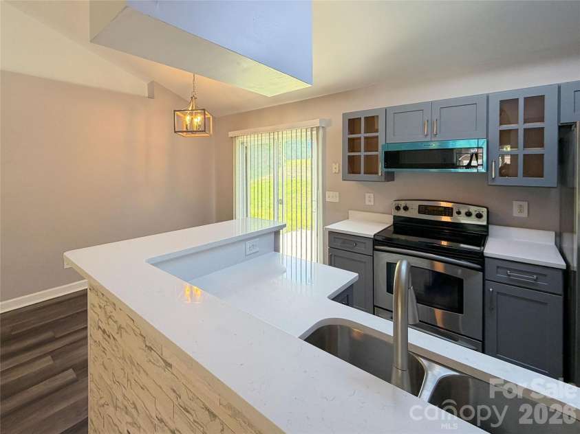 1110 Helms Road, Charlotte, NC 28214.  MLS# CAR4393269, YatesRealty ID 30142. 