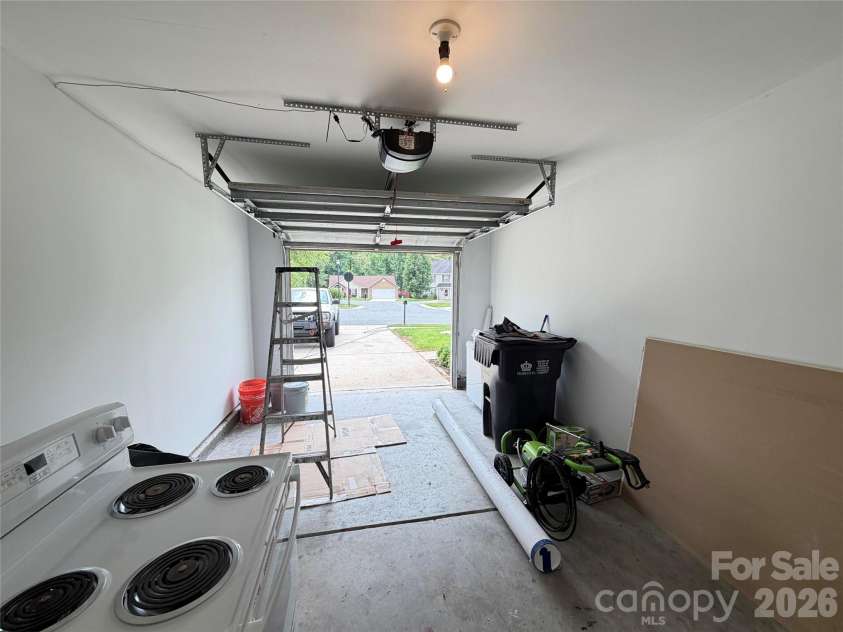 1110 Helms Road, Charlotte, NC 28214.  MLS# CAR4393269, YatesRealty ID 30142. 