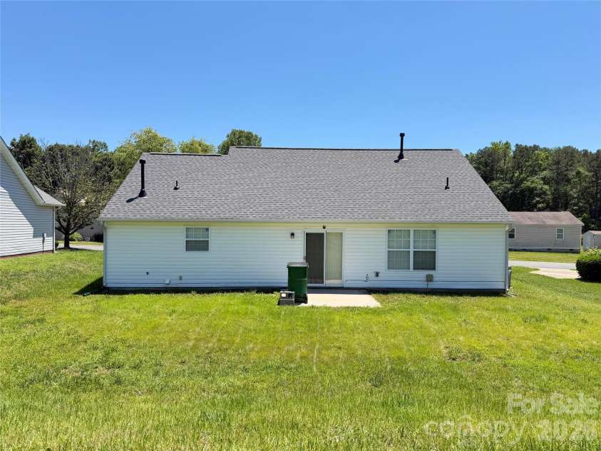 1110 Helms Road, Charlotte, NC 28214.  MLS# CAR4393269, YatesRealty ID 30142. 
