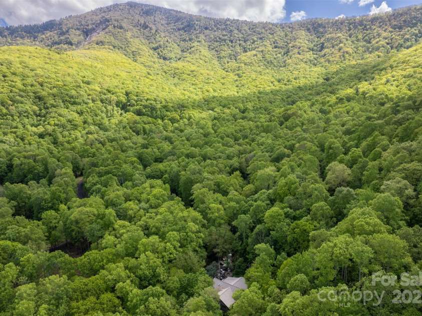 350 Celo Cove Drive, Burnsville, NC 28714.  MLS# CAR4257220, YatesRealty ID 30142. 