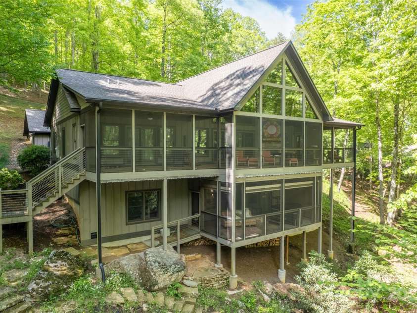 350 Celo Cove Drive, Burnsville, NC 28714.  MLS# CAR4257220, YatesRealty ID 30142. 