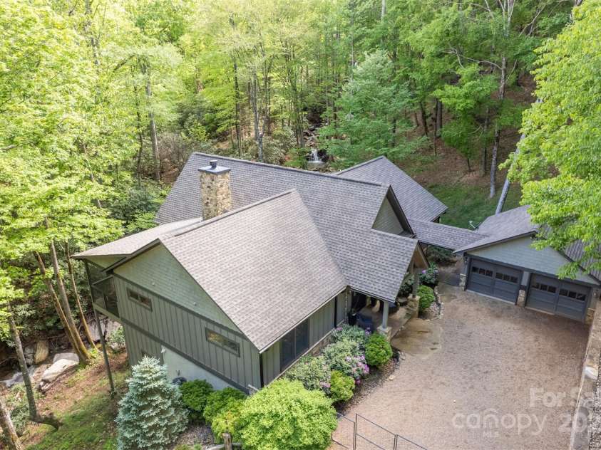 350 Celo Cove Drive, Burnsville, NC 28714.  MLS# CAR4257220, YatesRealty ID 30142. 