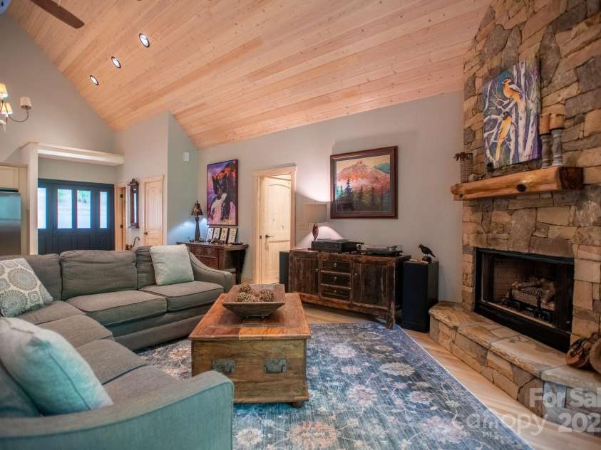 350 Celo Cove Drive, Burnsville, NC 28714.  MLS# CAR4257220, YatesRealty ID 30142. 