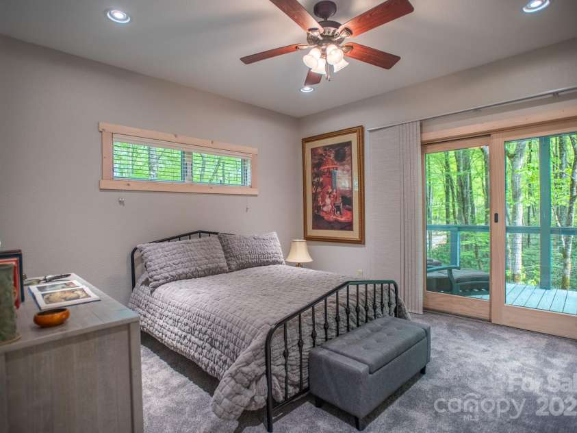 350 Celo Cove Drive, Burnsville, NC 28714.  MLS# CAR4257220, YatesRealty ID 30142. 