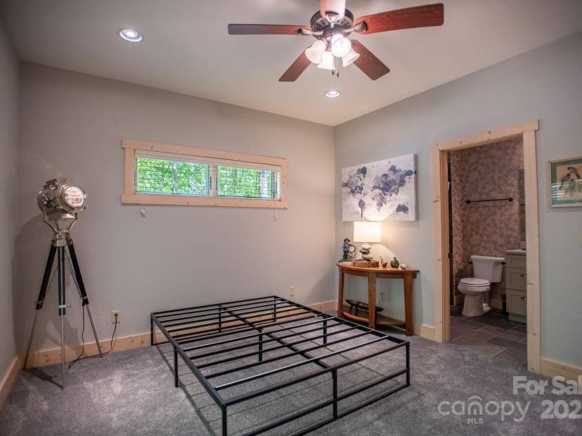 350 Celo Cove Drive, Burnsville, NC 28714.  MLS# CAR4257220, YatesRealty ID 30142. 