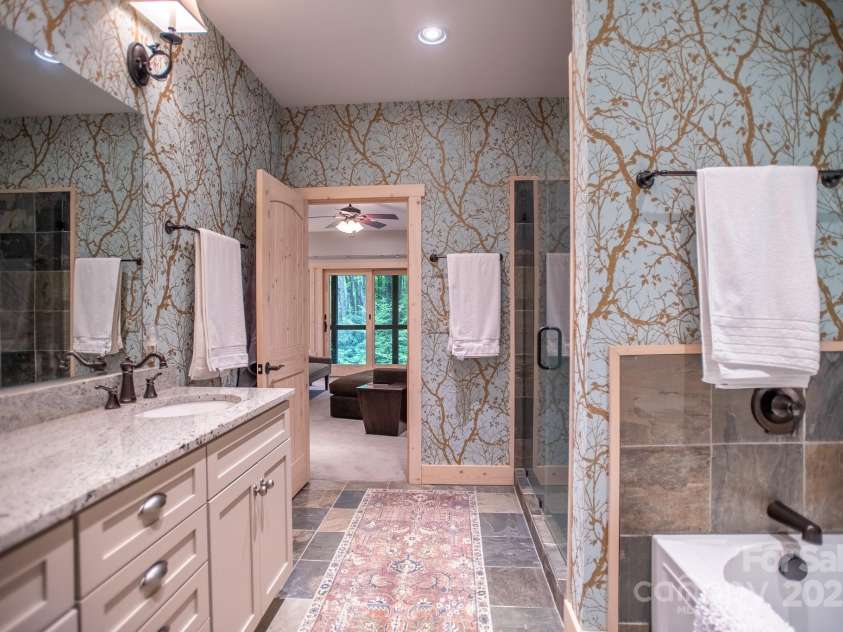 350 Celo Cove Drive, Burnsville, NC 28714.  MLS# CAR4257220, YatesRealty ID 30142. 