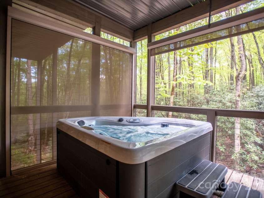 350 Celo Cove Drive, Burnsville, NC 28714.  MLS# CAR4257220, YatesRealty ID 30142. 