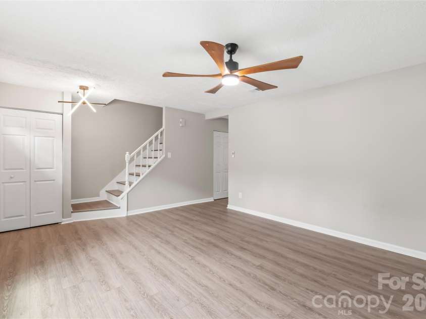 1221 Scaleybark Road, Charlotte, NC 28209.  MLS# CAR4392936, YatesRealty ID 30143. 