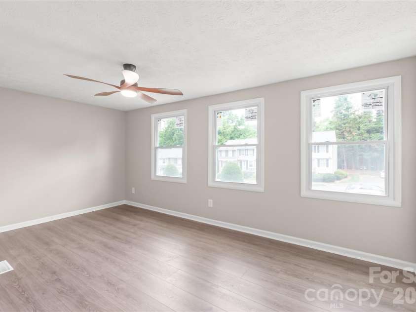 1221 Scaleybark Road, Charlotte, NC 28209.  MLS# CAR4392936, YatesRealty ID 30143. 