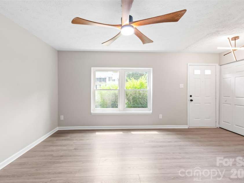 1221 Scaleybark Road, Charlotte, NC 28209.  MLS# CAR4392936, YatesRealty ID 30143. 
