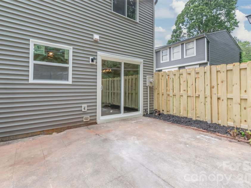 1221 Scaleybark Road, Charlotte, NC 28209.  MLS# CAR4392936, YatesRealty ID 30143. 