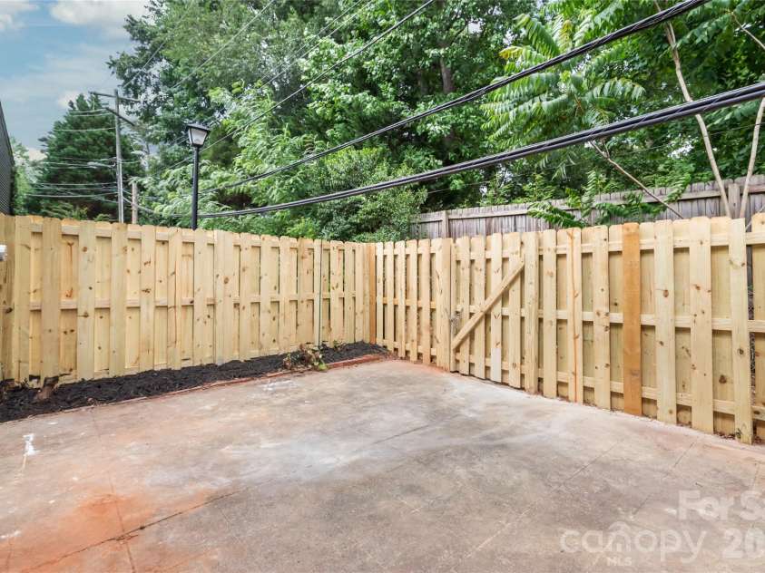 1221 Scaleybark Road, Charlotte, NC 28209.  MLS# CAR4392936, YatesRealty ID 30143. 