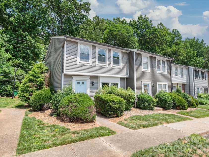 1221 Scaleybark Road, Charlotte, NC 28209.  MLS# CAR4392936, YatesRealty ID 30143. 