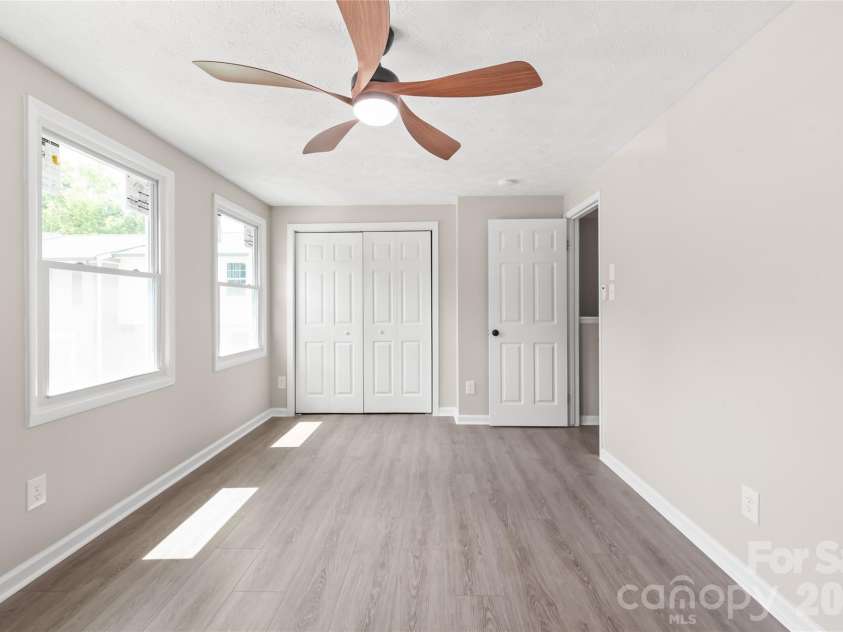 1221 Scaleybark Road, Charlotte, NC 28209.  MLS# CAR4392936, YatesRealty ID 30143. Master Bedroom