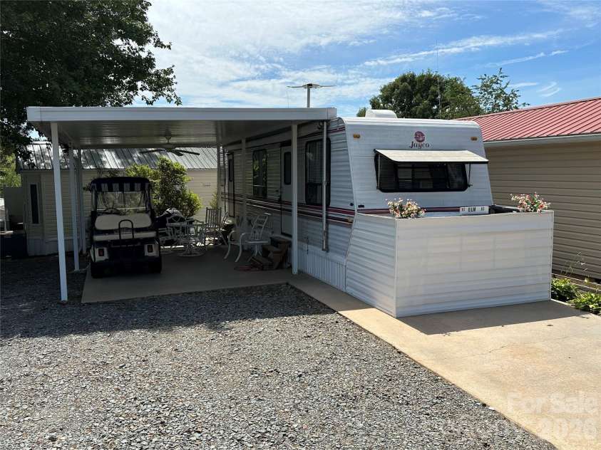 117 Elm Street, New London, NC 28127.  MLS# CAR4390963, YatesRealty ID 30145. 