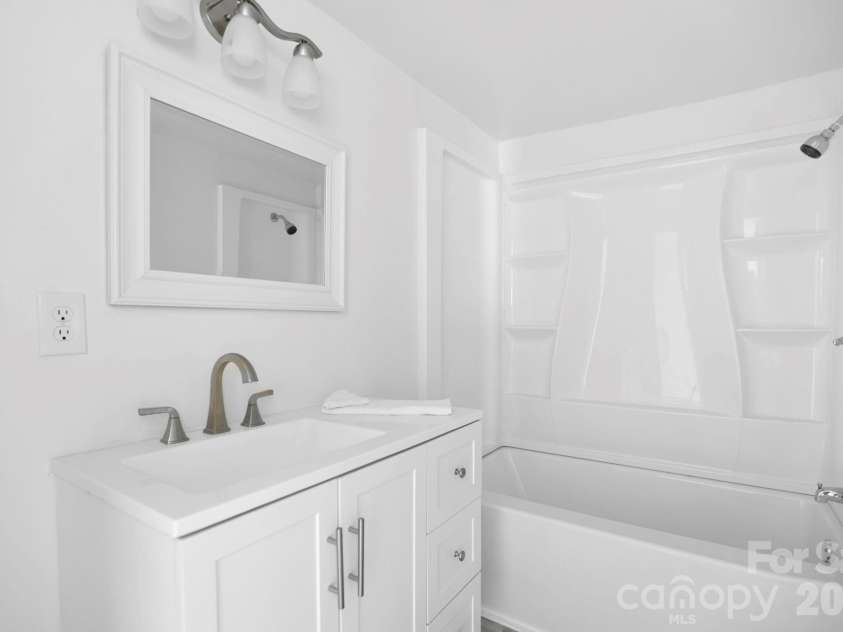 1007 Fork Road, Barnardsville, NC 28709.  MLS# CAR4374690, YatesRealty ID 30146. Bathroom