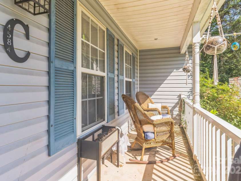 4584 Cherokee Drive, Maiden, NC 28650.  MLS# CAR4286904, YatesRealty ID 30146. 