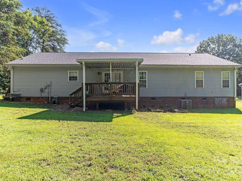 4584 Cherokee Drive, Maiden, NC 28650.  MLS# CAR4286904, YatesRealty ID 30146. 