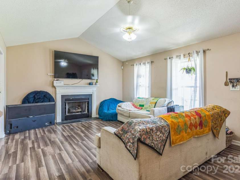 4584 Cherokee Drive, Maiden, NC 28650.  MLS# CAR4286904, YatesRealty ID 30146. 