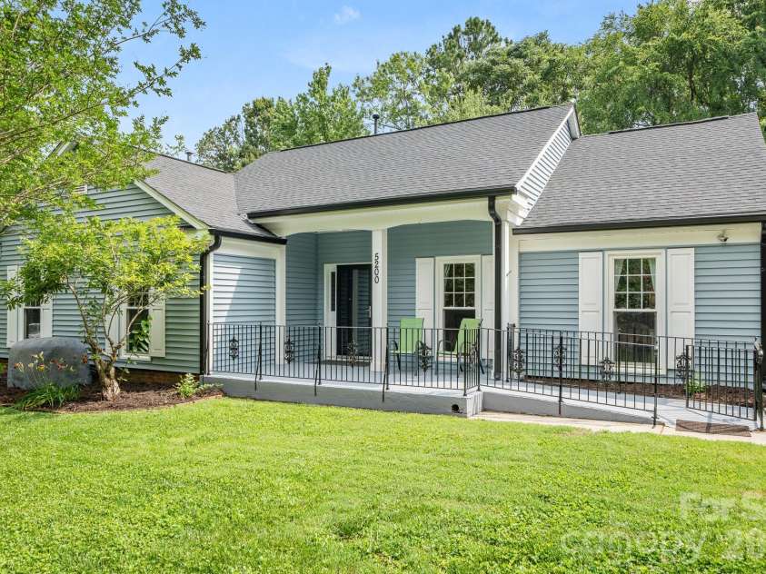 5200 Cressingham Court, Charlotte, NC 28227.  MLS# CAR4391631, YatesRealty ID 30147. 