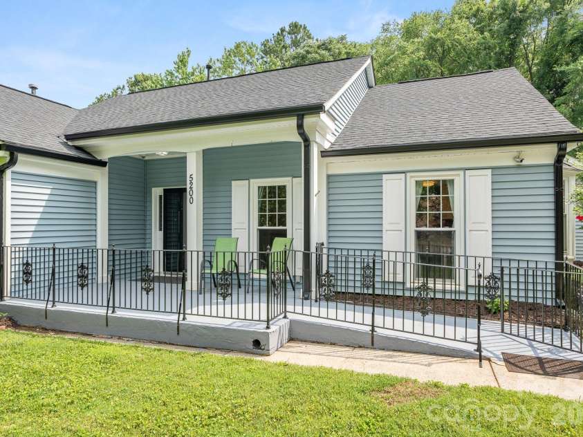 5200 Cressingham Court, Charlotte, NC 28227.  MLS# CAR4391631, YatesRealty ID 30147. 