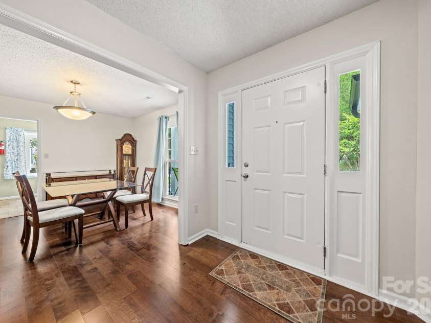 5200 Cressingham Court, Charlotte, NC 28227.  MLS# CAR4391631, YatesRealty ID 30147. 