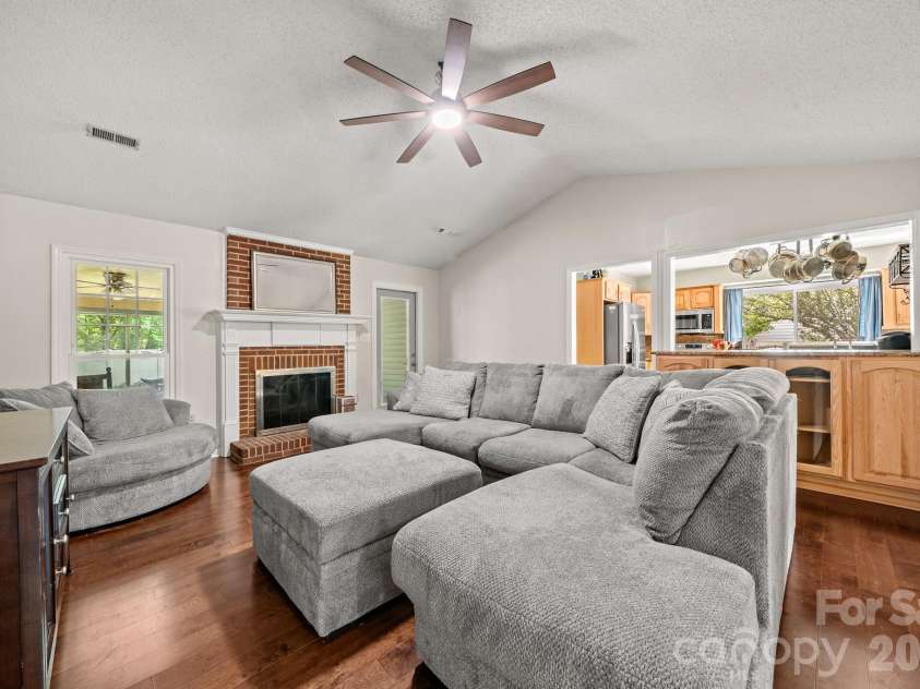 5200 Cressingham Court, Charlotte, NC 28227.  MLS# CAR4391631, YatesRealty ID 30147. 