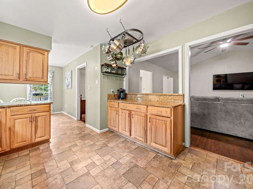 5200 Cressingham Court, Charlotte, NC 28227.  MLS# CAR4391631, YatesRealty ID 30147. 
