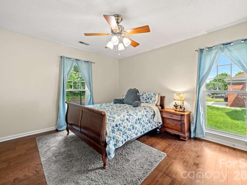 5200 Cressingham Court, Charlotte, NC 28227.  MLS# CAR4391631, YatesRealty ID 30147. 