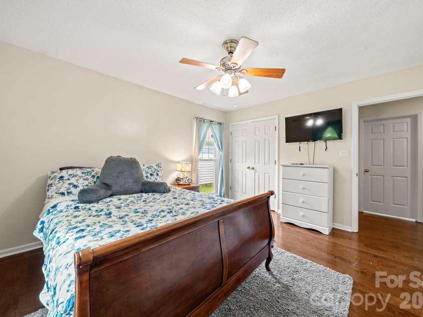 5200 Cressingham Court, Charlotte, NC 28227.  MLS# CAR4391631, YatesRealty ID 30147. 