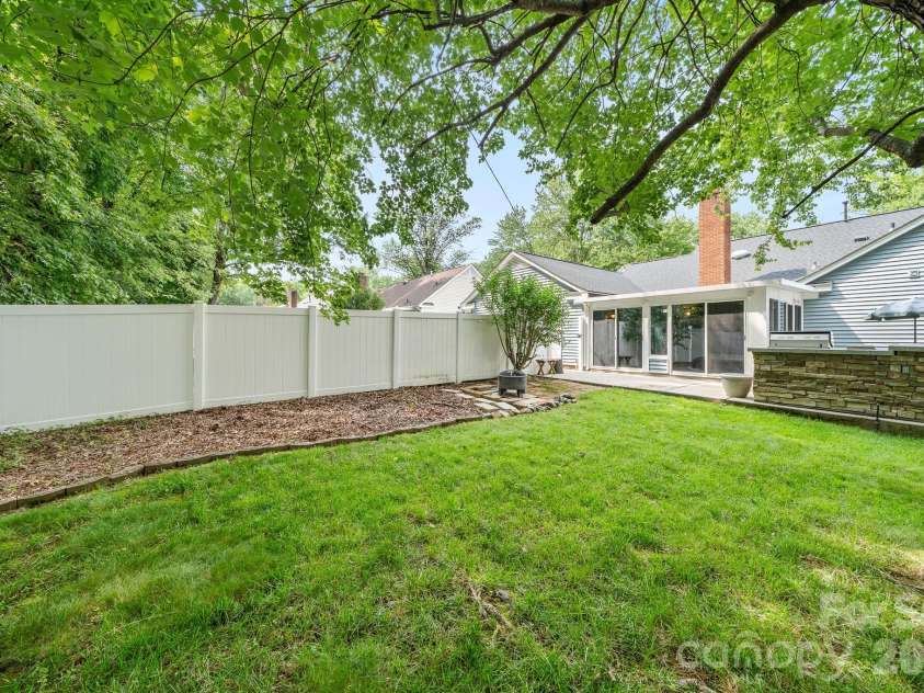 5200 Cressingham Court, Charlotte, NC 28227.  MLS# CAR4391631, YatesRealty ID 30147. 
