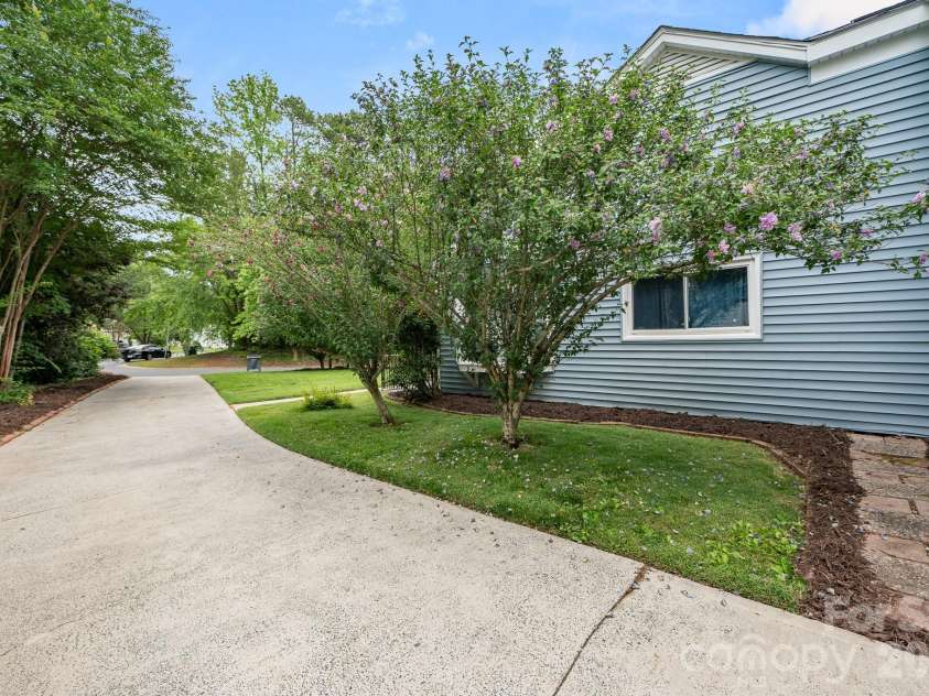 5200 Cressingham Court, Charlotte, NC 28227.  MLS# CAR4391631, YatesRealty ID 30147. 