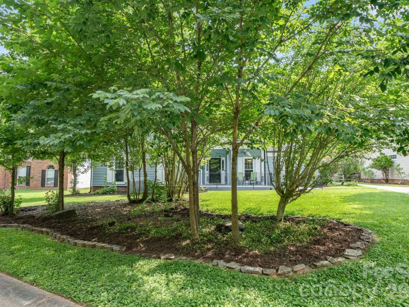 5200 Cressingham Court, Charlotte, NC 28227.  MLS# CAR4391631, YatesRealty ID 30147. 