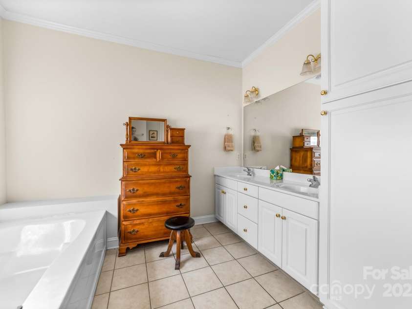 5314 Old Course Drive, Cramerton, NC 28032.  MLS# CAR4279061, YatesRealty ID 30147. 