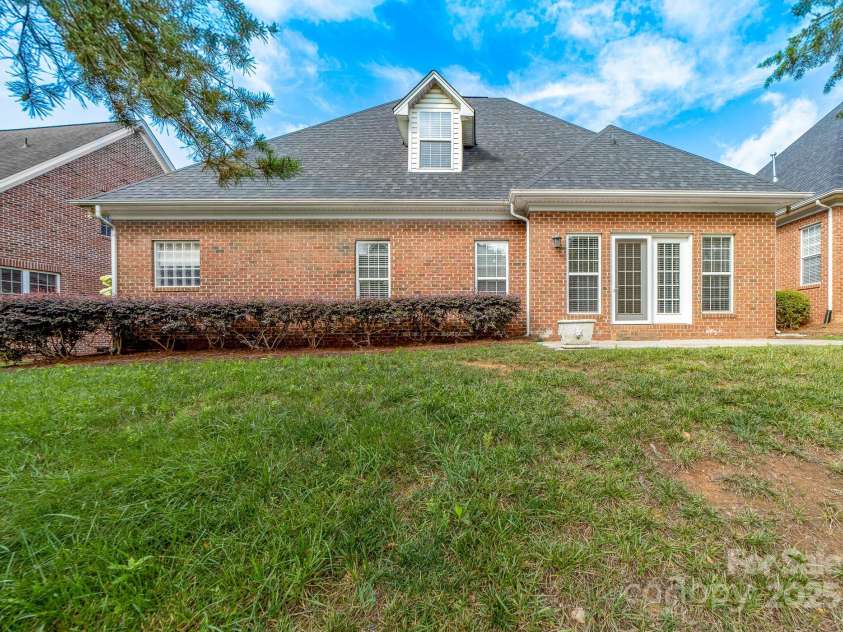 5314 Old Course Drive, Cramerton, NC 28032.  MLS# CAR4279061, YatesRealty ID 30147. 