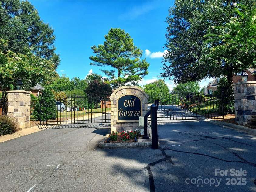 5314 Old Course Drive, Cramerton, NC 28032.  MLS# CAR4279061, YatesRealty ID 30147. 