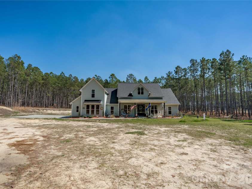 2138 Lockhart Road, Camden, SC 29020.  MLS# CAR4387382, YatesRealty ID 30148. 