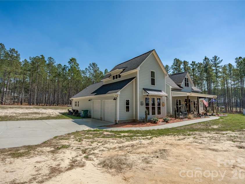 2138 Lockhart Road, Camden, SC 29020.  MLS# CAR4387382, YatesRealty ID 30148. 