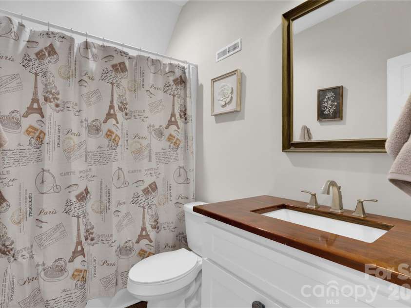 2138 Lockhart Road, Camden, SC 29020.  MLS# CAR4387382, YatesRealty ID 30148. 