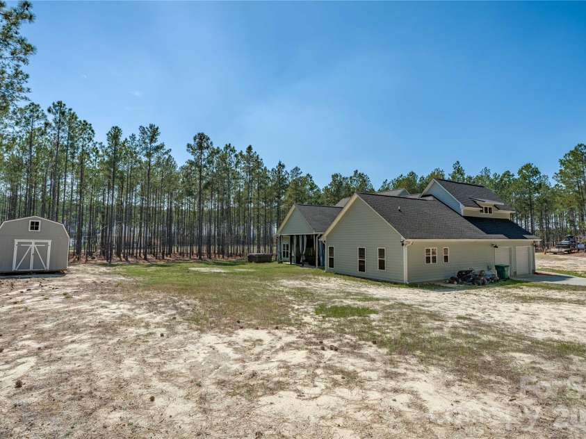 2138 Lockhart Road, Camden, SC 29020.  MLS# CAR4387382, YatesRealty ID 30148. 