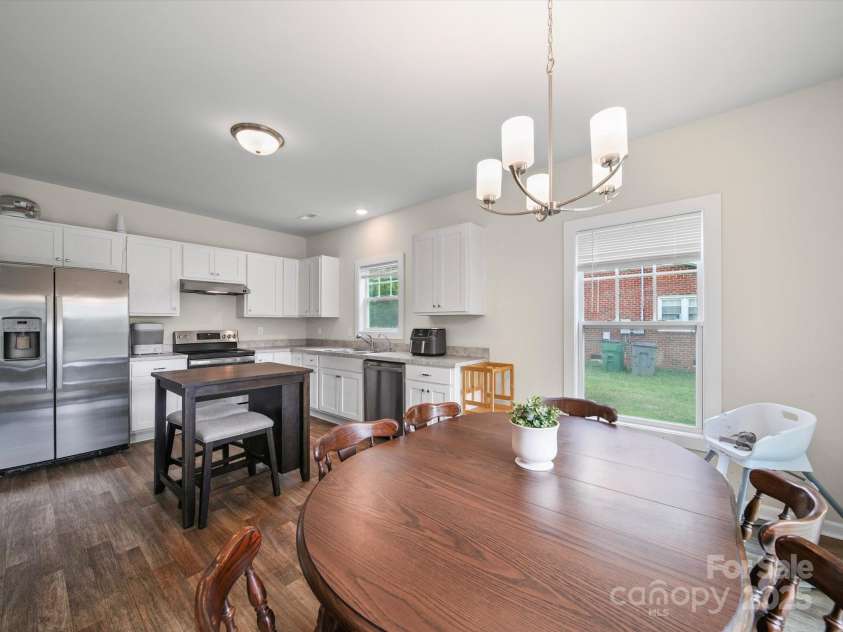 243 Skyland Avenue, Charlotte, NC 28205.  MLS# CAR4278163, YatesRealty ID 30148. 