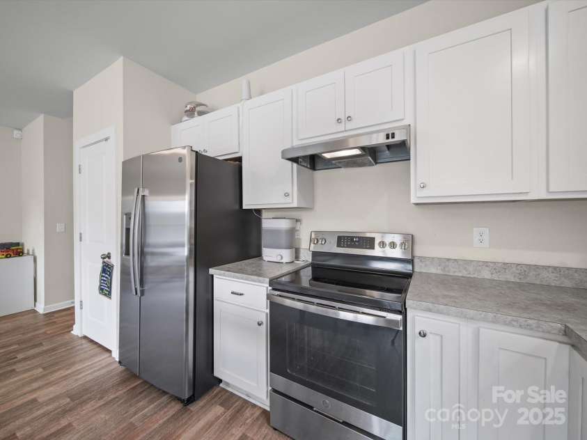 243 Skyland Avenue, Charlotte, NC 28205.  MLS# CAR4278163, YatesRealty ID 30148. 