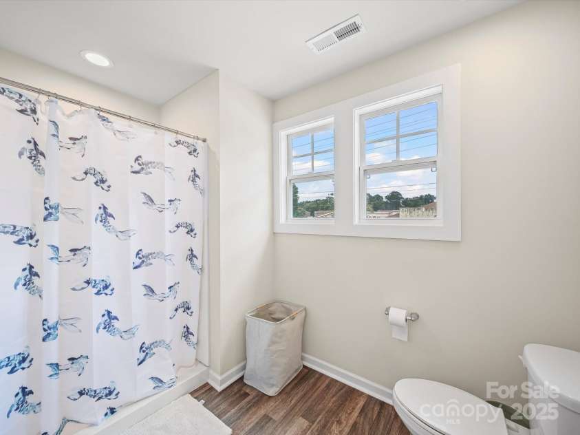 243 Skyland Avenue, Charlotte, NC 28205.  MLS# CAR4278163, YatesRealty ID 30148. 